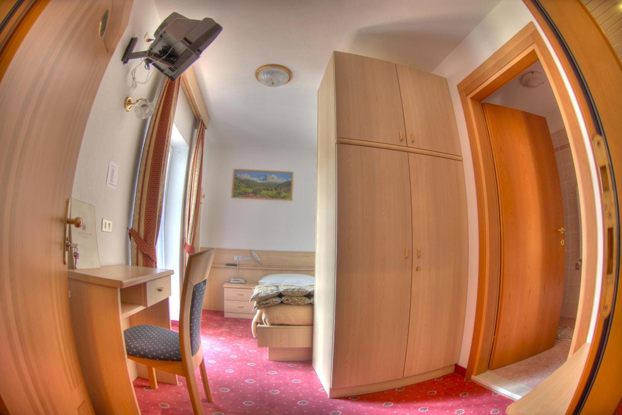 Hotel Cristallo Vigo di Fassa Kültér fotó