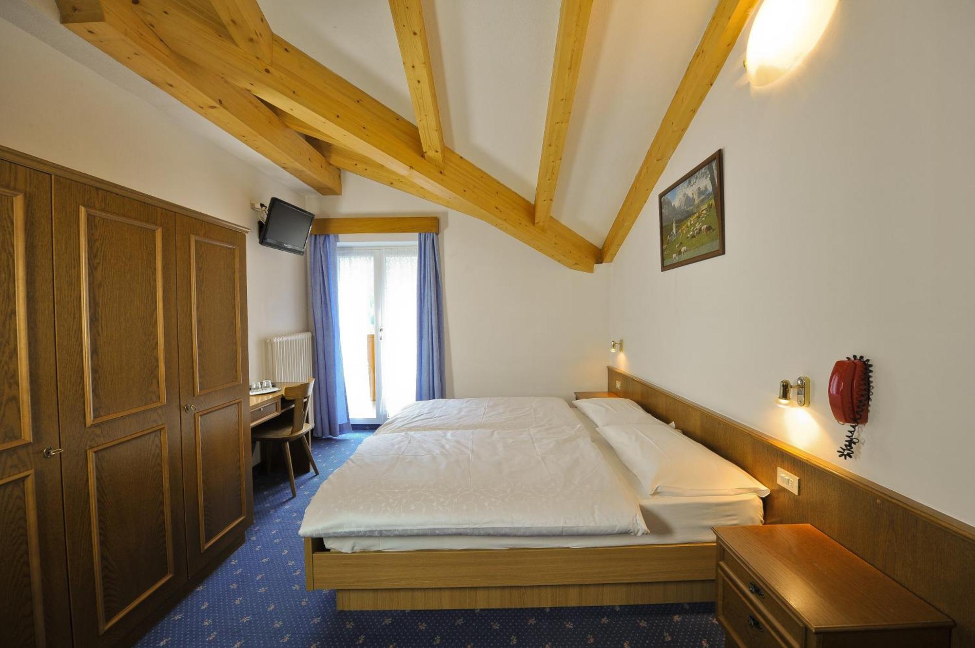 Hotel Cristallo Vigo di Fassa Kültér fotó
