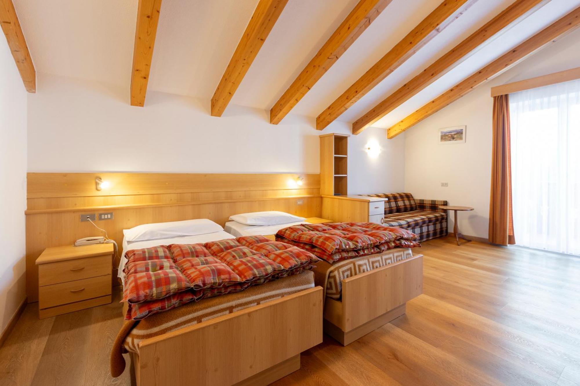 Hotel Cristallo Vigo di Fassa Kültér fotó