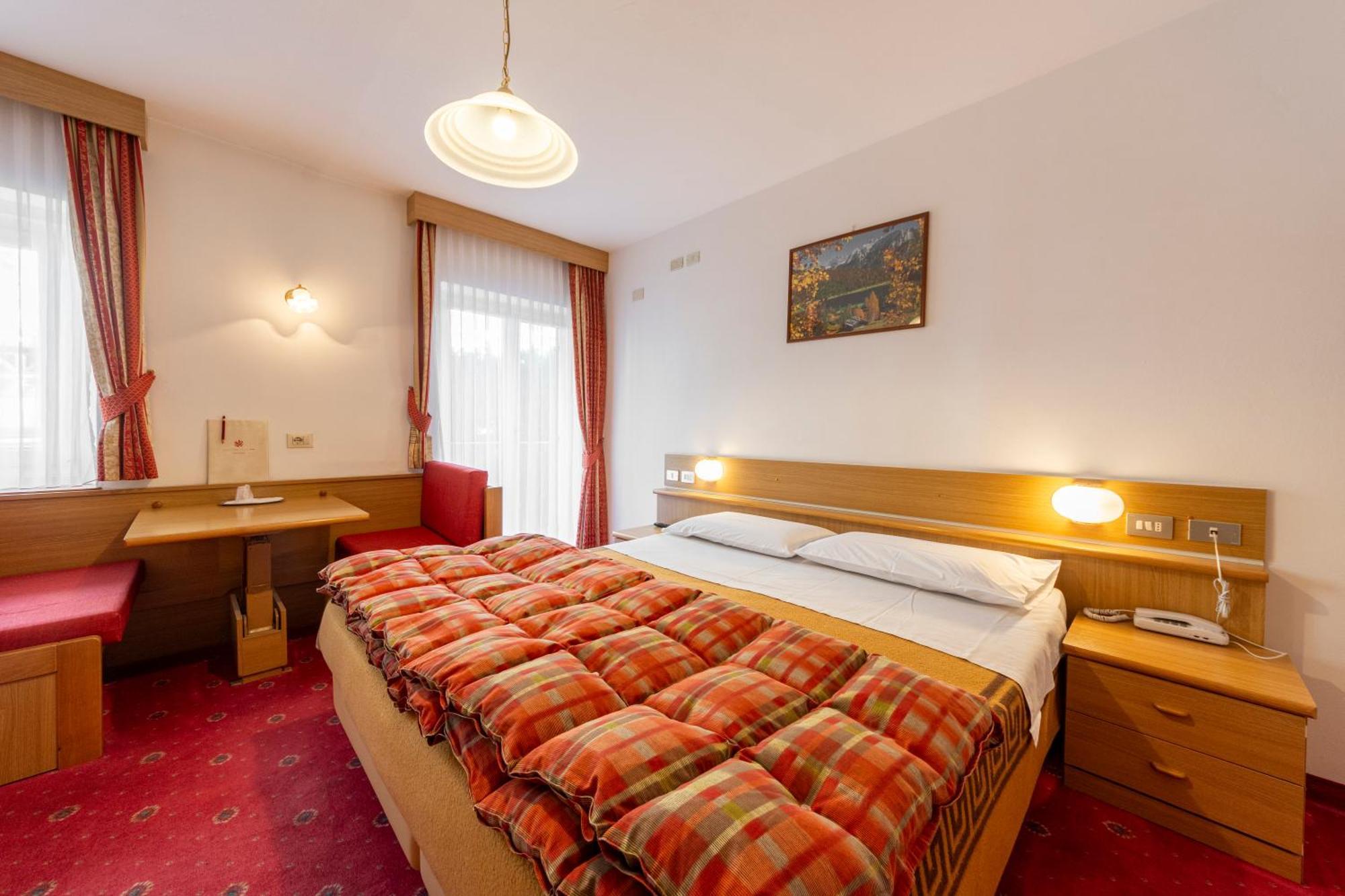 Hotel Cristallo Vigo di Fassa Kültér fotó