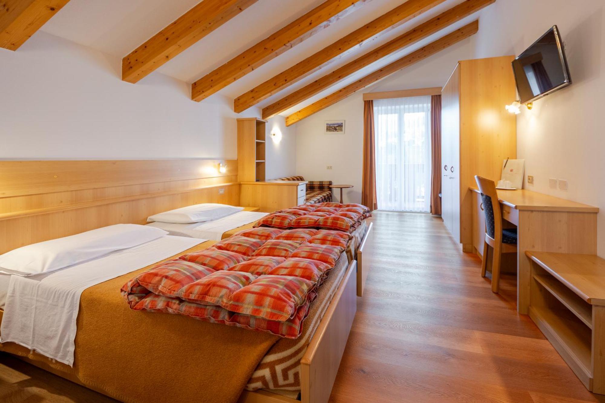 Hotel Cristallo Vigo di Fassa Kültér fotó