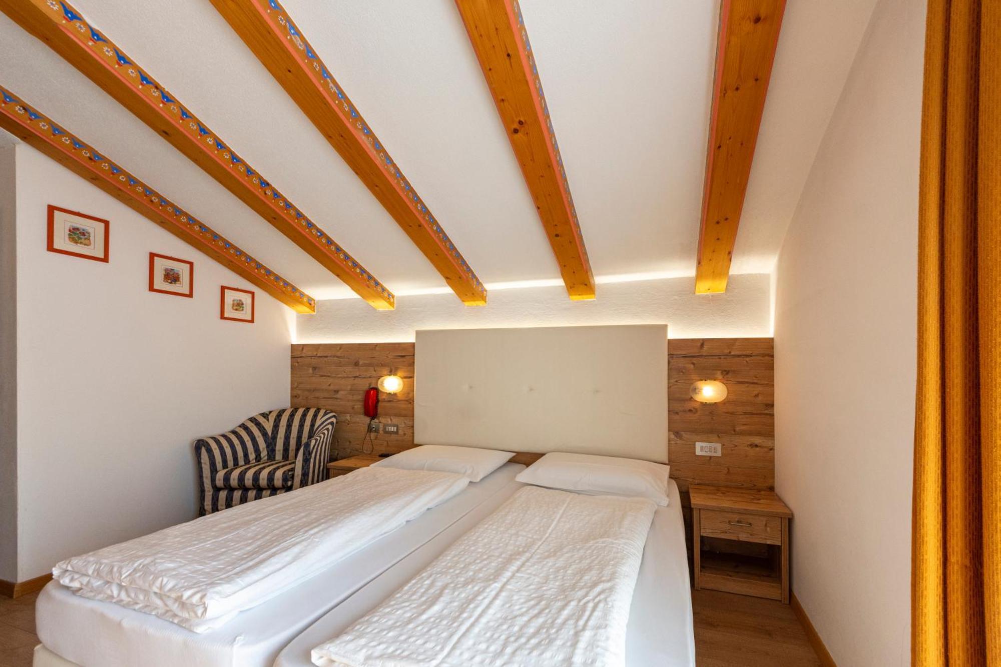 Hotel Cristallo Vigo di Fassa Kültér fotó
